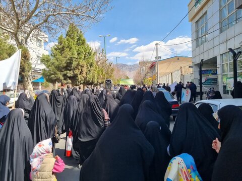 تصاویر/حضور پرشور طلاب مدرسه علمیه معصومیه تفرش در راهپیمایی روز قدس