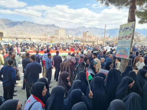 تصاویر/حضور پرشور طلاب مدرسه علمیه معصومیه تفرش در راهپیمایی روز قدس