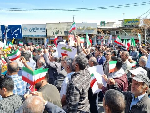 تصاویر/حضور حماسی طلاب مدرسه علمیه الهیه ساوه در راهپیمایی روز قدس