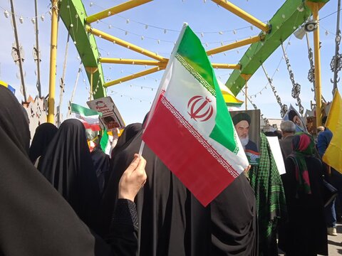 تصاویر/حضور طلاب مدرسه علمیه ریحانة النبی اراک در راهپیمایی روز قدس