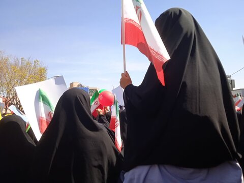 تصاویر/حضور طلاب مدرسه علمیه ریحانة النبی اراک در راهپیمایی روز قدس