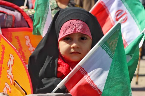 تصاویر/حضور طلاب مدرسه علمیه ریحانة النبی اراک در راهپیمایی روز قدس