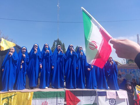 تصاویری از حضور طلاب مدرسه علمیه فاطمه الزهرا اراک در راهپیمایی روز قدس