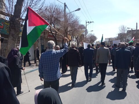 تصاویری از حضور طلاب مدرسه علمیه فاطمه الزهرا اراک در راهپیمایی روز قدس