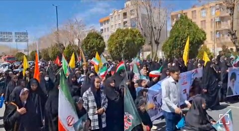 تصاویر/راهپیمایی روز قدس با حضور طلاب مدرسه علمیه حضرت زینب (س)آستانه