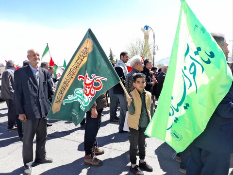 تصاویر/راهپیمایی روز قدس با حضور طلاب مدرسه علمیه حضرت زینب (س)آستانه