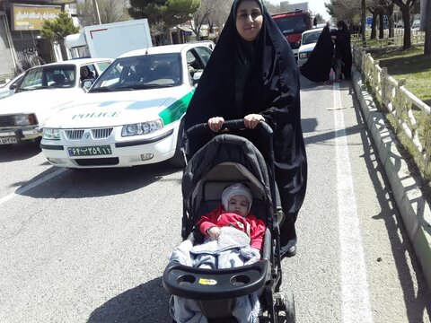 تصاویری از حضور پرشور طلاب مدرسه علمیه صدیقه طاهره غرق آباد در راهپیمایی روز قدس