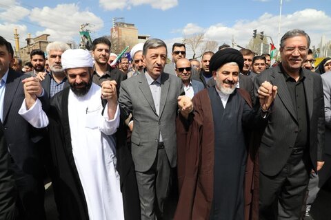 تصاویر/ حضور گسترده روحانیون شیعه و اهل سنت ارومیه در راهپیمایی روز جهانی قدس