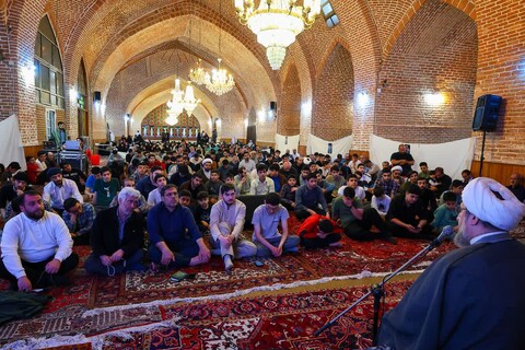 تصاویر | حضور نماینده ولی فقیه در استان در جمع معتکفین رمضانیه مسجد جامع تبریز