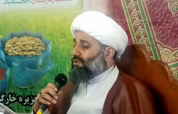 فیلم| ترتیل خوانی قرآن توسط امام جمعه خارگ