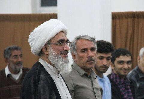 تصاویر/ حضور نماینده ولی فقیه در بوشهر در مسجد امام حسین(ع) هلیله