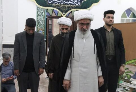 تصاویر/ حضور نماینده ولی فقیه در بوشهر در مسجد امام حسین(ع) هلیله