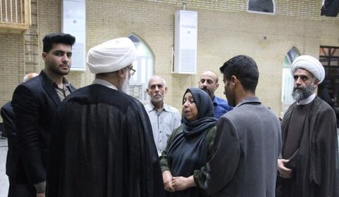 تصاویر/ حضور نماینده ولی فقیه در بوشهر در مسجد امام حسین(ع) هلیله