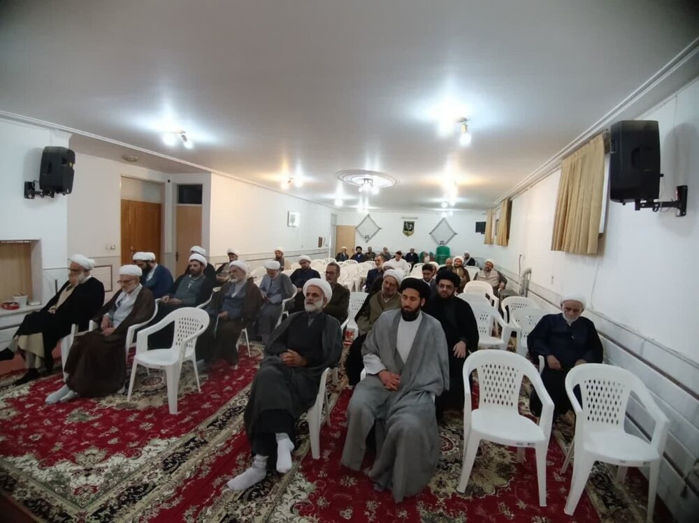 برگزاری گردهمایی روحانیون و امامان جماعت مساجد آران و بیدگل+ عکس
