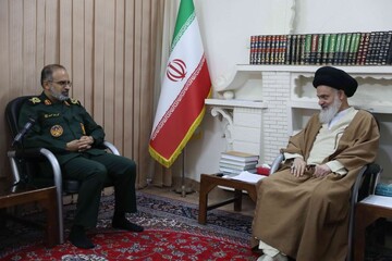 رفتارهای منافقانه برخی کشورهای همسایه ناشی از ترس و ضعف آن‌ها در مواجهه با استکبار است