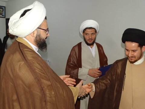 تصاویر نشست امام جمعه چهاریرج با مبلغین