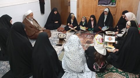 تصاویر/ محفل قرآنی نونهالان بسیجی در برازجان