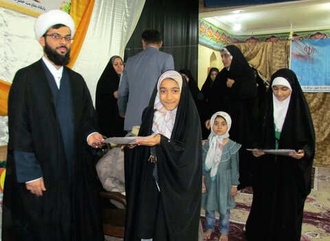 تصاویر/ اختتامیه ترتیل خوانی قرآن دختران نوجوان در دوراهک