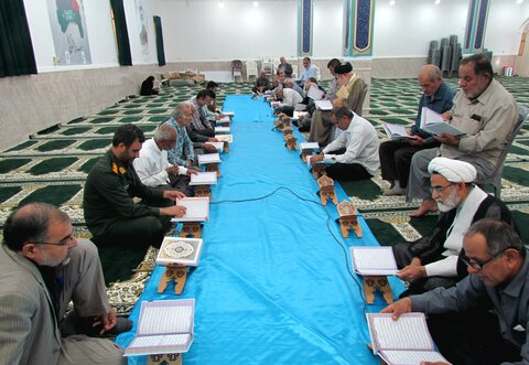 تصاویر/ محفل قرآن پاسداران بازنشسته سپاه دیّر