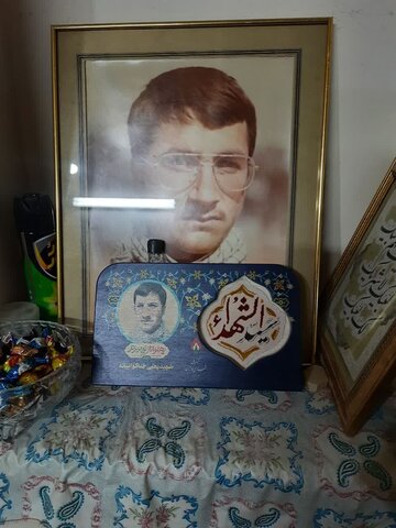 تصاویر/ دیدار نماینده ولی فقیه درکاشان با خانواده شهیدخداگو در روستای ابیانه