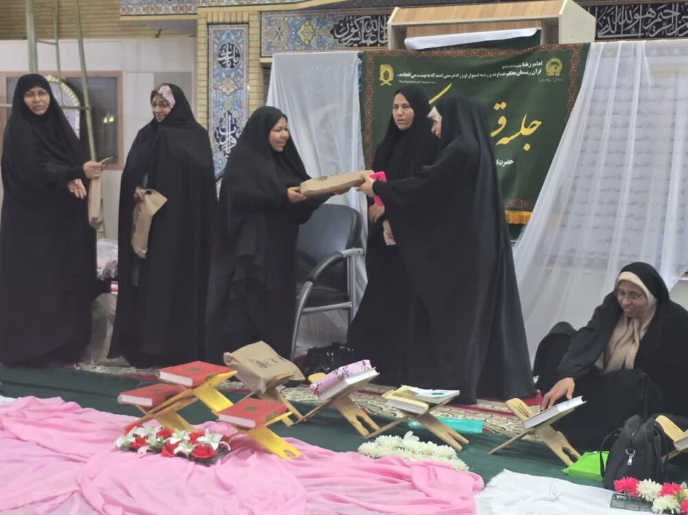 مراسم اختتامیه محفل انس با قرآن در مصلای شهدای محراب کنگان