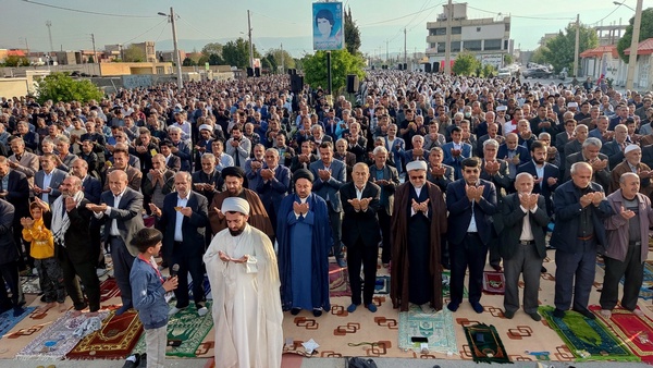 اقامه نماز عید فطر در دهدشت+ عکس و فیلم