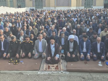 تصاویر/ اقامه نماز عید سعید فطر  در مصلای الغدیر خرم آباد