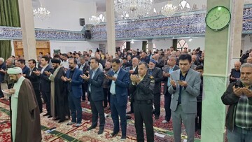 تصاویر/ اقامه نماز عید فطر در شهر ترکمنچای