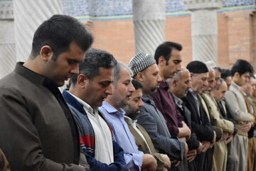 تصاویر/ اقامه نماز عید فطر در مسجد جامع سنندج