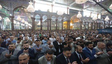 تصاویر/ اقامه نماز عید سعید فطر در حرم امام حسین (علیه السلام)