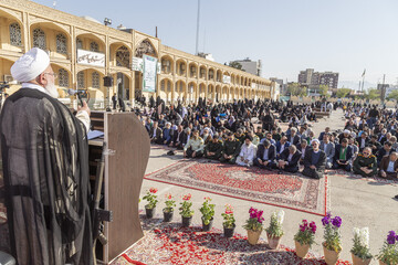 فیلم| استقامت و امیدآفرینی دو سفارش امام جمعه یزد به نمازگزاران عید فطر