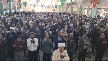 فیلم| اقامه نماز عید فطر عنبرآباد