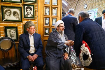 تصاویر | دیدار عیدانه خانواده معظم شهدا در مسجد شهدا بازار تبریز