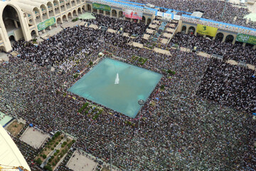 تصاویر/ اقامه نماز عید سعید فطر به امامت رهبر معظم انقلاب