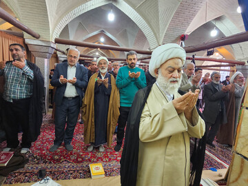 تصاویر/ اقامه ۱۴۷ ساله نماز عید فطر مسجد نو بازار اصفهان