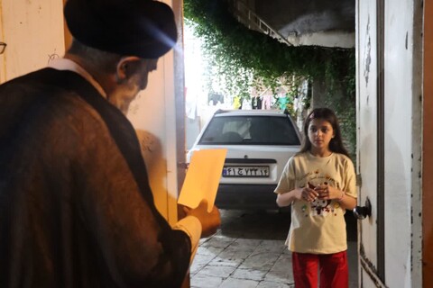 دیدار سرزده عیدانه نماینده ولی فقیه در خوزستان با همسایگان