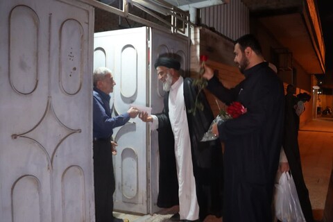 دیدار سرزده عیدانه نماینده ولی فقیه در خوزستان با همسایگان