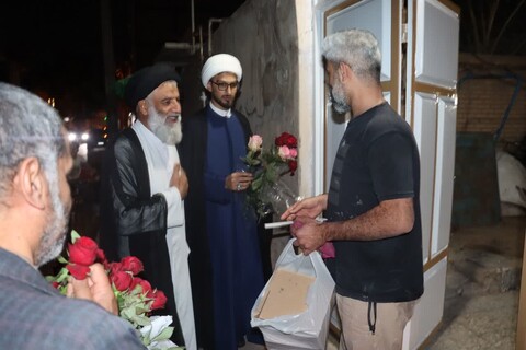 دیدار سرزده عیدانه نماینده ولی فقیه در خوزستان با همسایگان