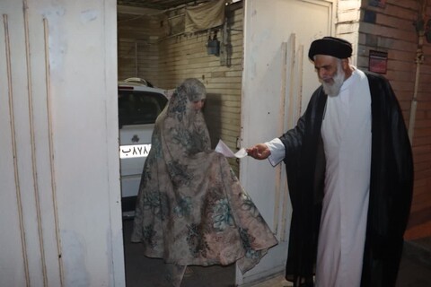 دیدار سرزده عیدانه نماینده ولی فقیه در خوزستان با همسایگان