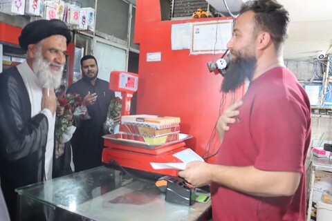 دیدار سرزده عیدانه نماینده ولی فقیه در خوزستان با همسایگان