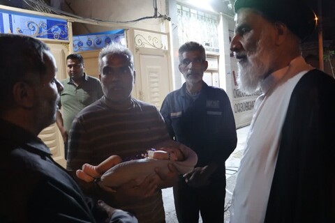 دیدار سرزده عیدانه نماینده ولی فقیه در خوزستان با همسایگان