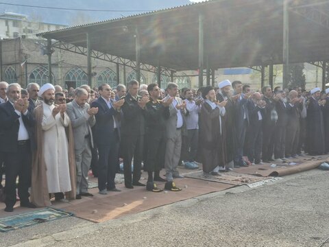 تصاویر اقامه نماز عید سعید فطر  در مصلای الغدیر خرم آباد