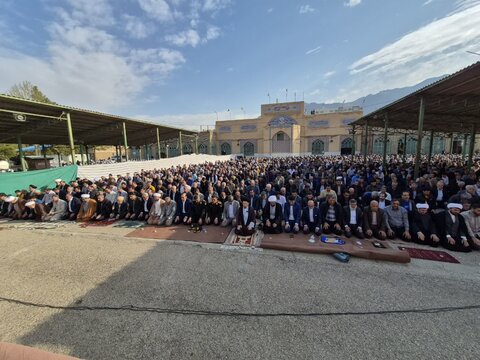 تصاویر اقامه نماز عید سعید فطر  در مصلای الغدیر خرم آباد