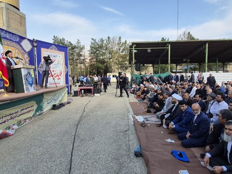 تصاویر اقامه نماز عید سعید فطر  در مصلای الغدیر خرم آباد