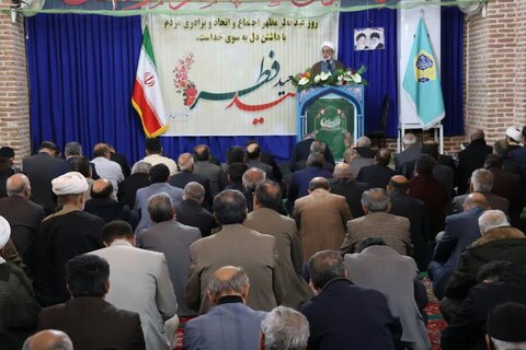 تصاویر/ اقامه نماز عید فطر در شهر مرند