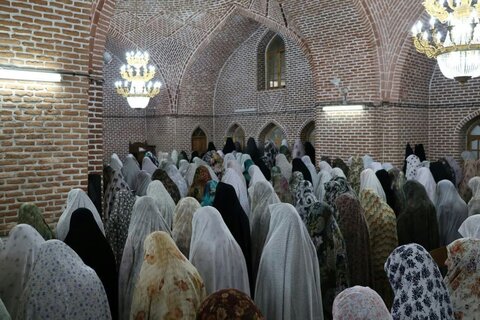 تصاویر/ اقامه نماز عید فطر در شهر مرند