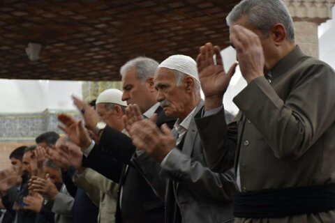 تصاویر/ اقامه نماز عید فطر در مسجد جامع سنندج