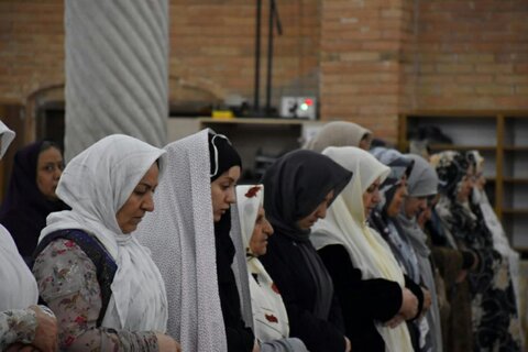 تصاویر/ اقامه نماز عید فطر در مسجد جامع سنندج