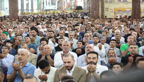 اقامه نماز عید سعید فطر در حرم امام حسین (علیه السلام)