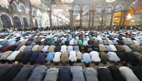 اقامه نماز عید سعید فطر در حرم امام حسین (علیه السلام)